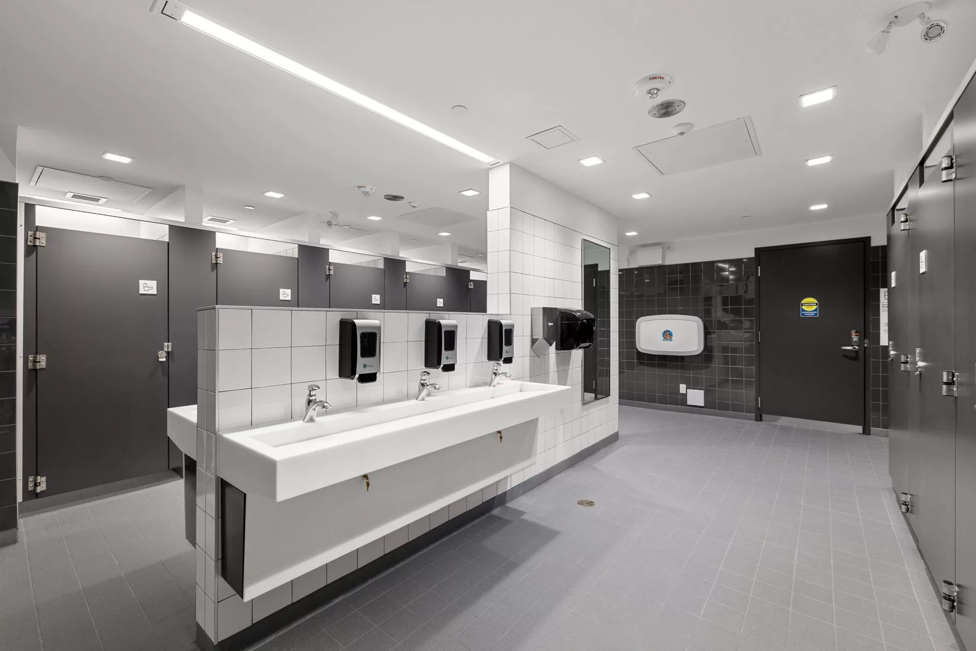 Bonsor Washrooms — interior 1