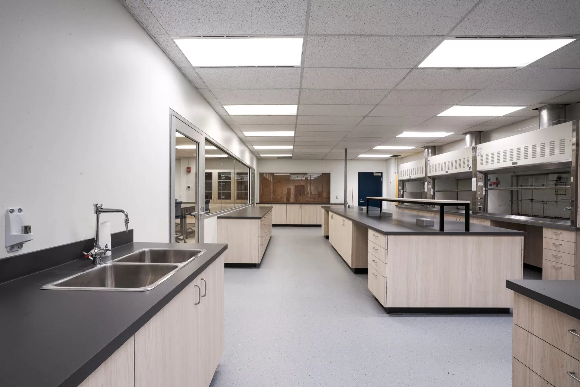 SPPH Research Lab — interior 3